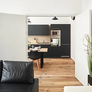 Days - Stylish - Workspace Apartament